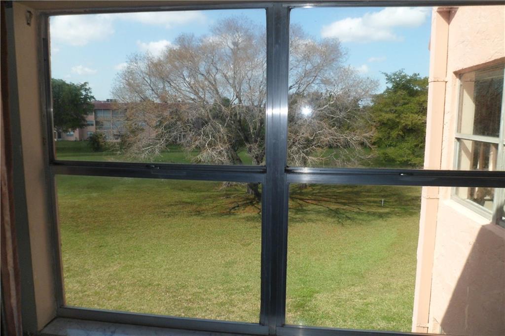 SUNRISE LAKES PHASE III - Residential