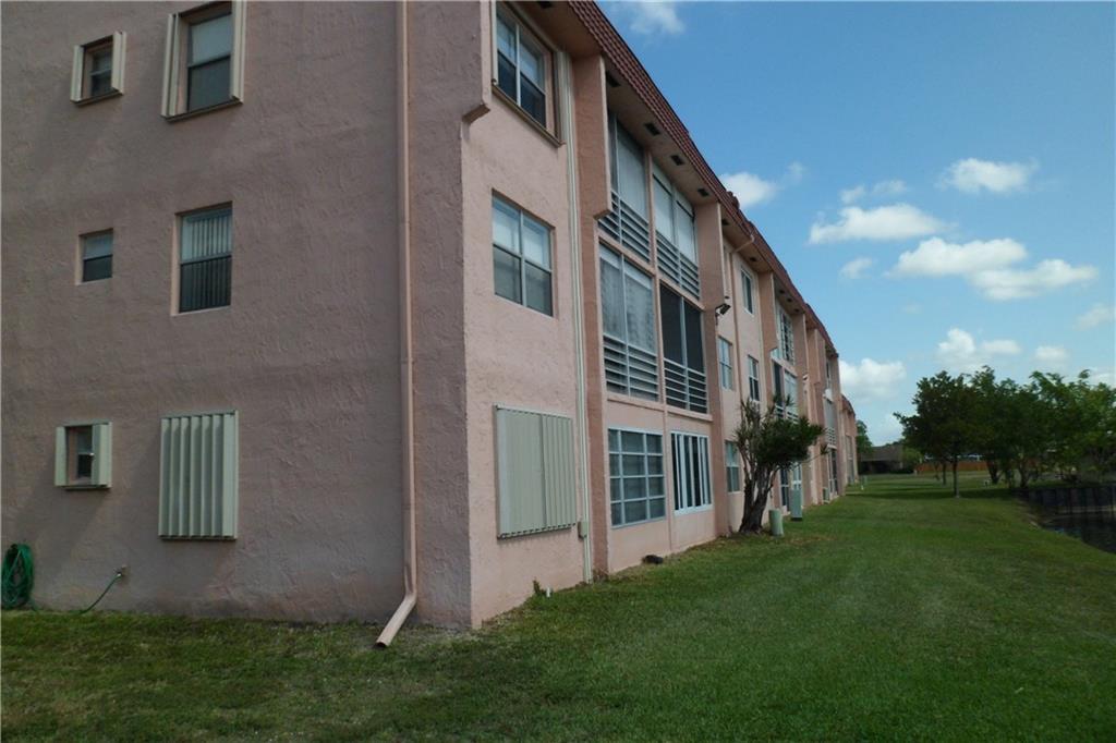 SUNRISE LAKES PHASE III - Residential