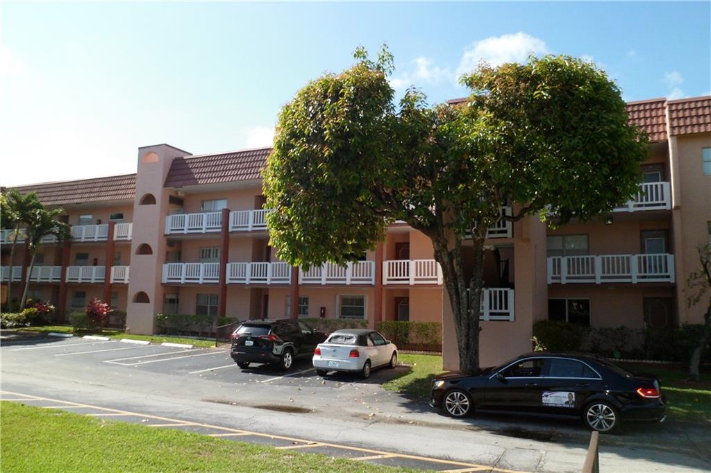 SUNRISE LAKES PHASE III - Residential