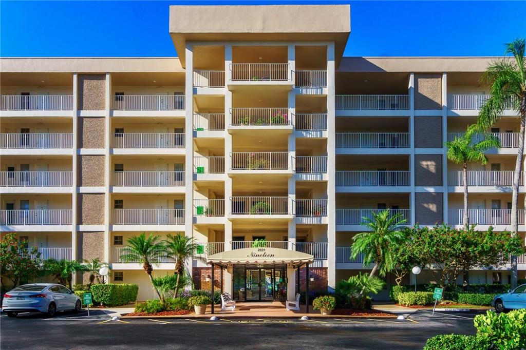 Palm-Aire Country Club - Residential