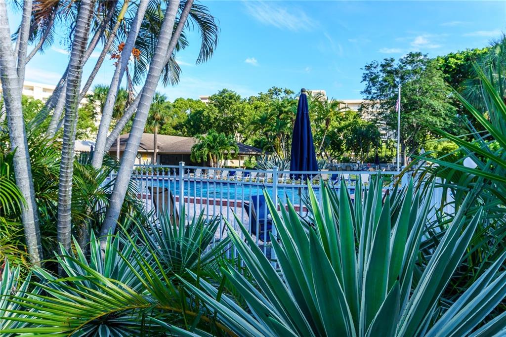 Palm-Aire Country Club - Residential