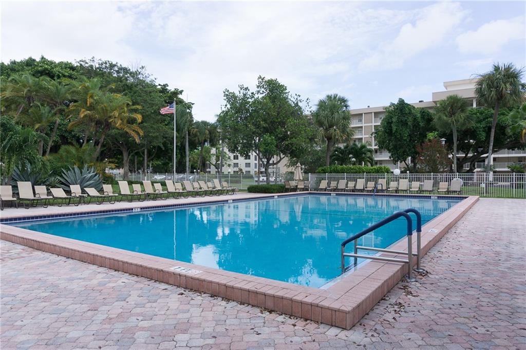 Palm-Aire Country Club - Residential