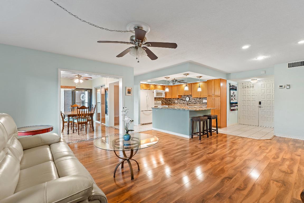 1800 SE Saint Lucie Boulevard 7-106