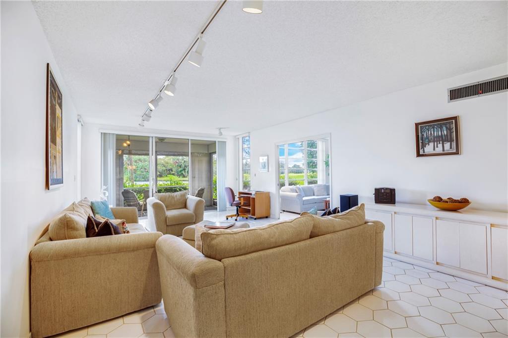 PALM AIRE CC - Residential