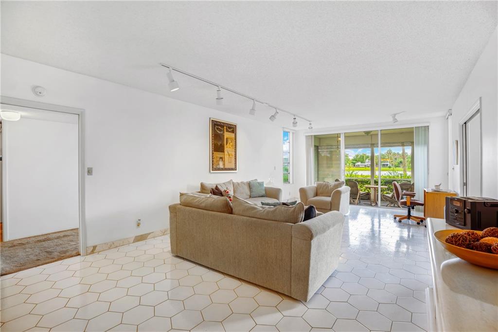 PALM AIRE CC - Residential