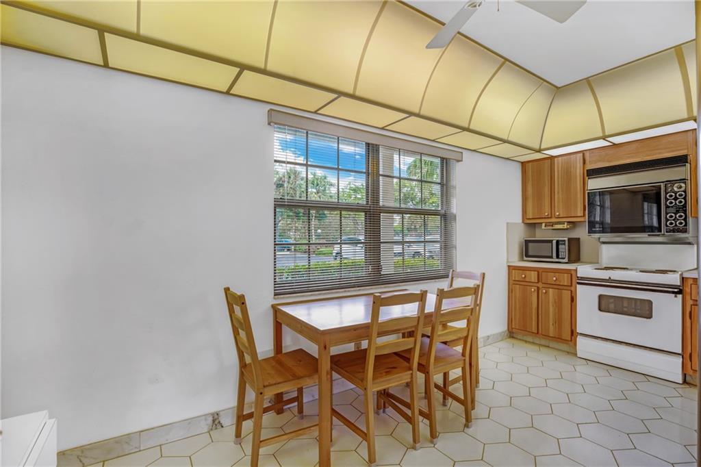 PALM AIRE CC - Residential
