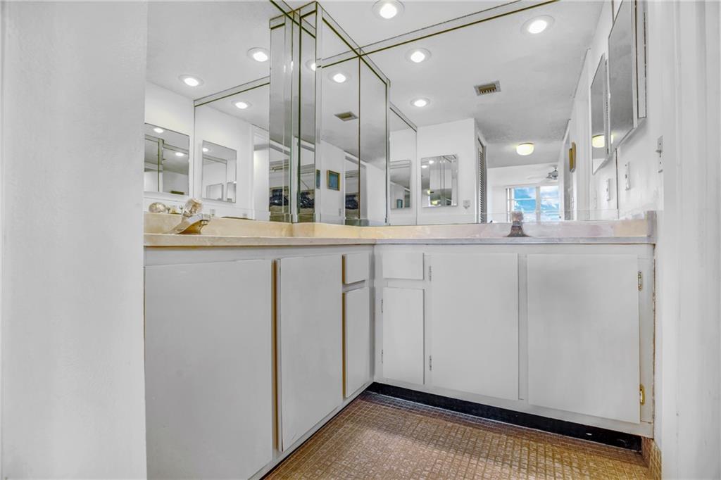 PALM AIRE CC - Residential