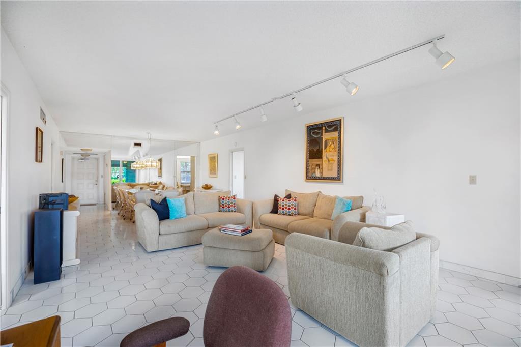 PALM AIRE CC - Residential