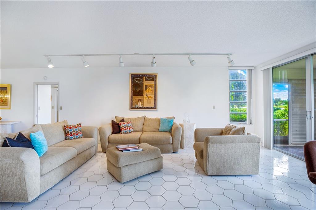PALM AIRE CC - Residential