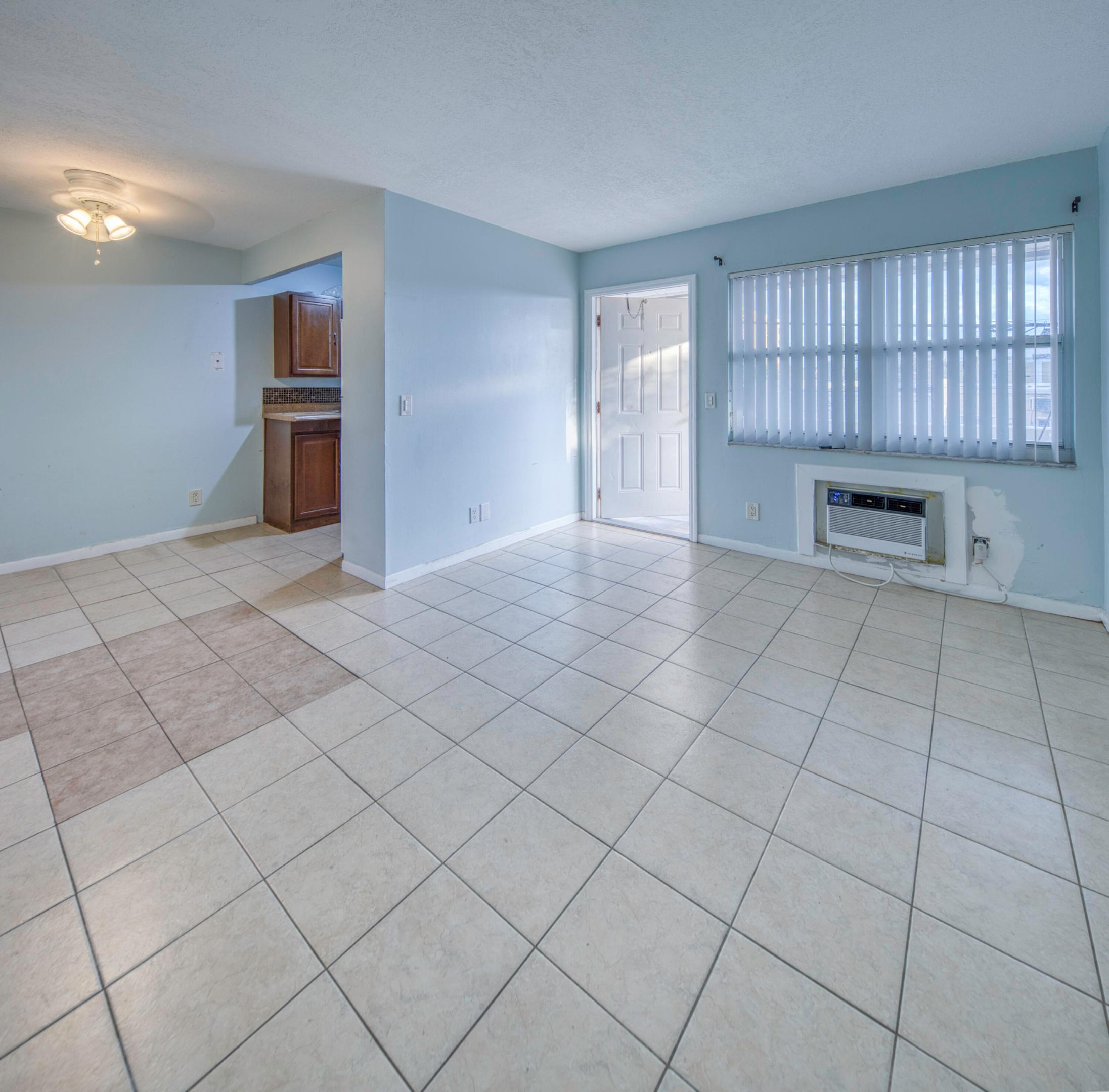 111 N L Street 8