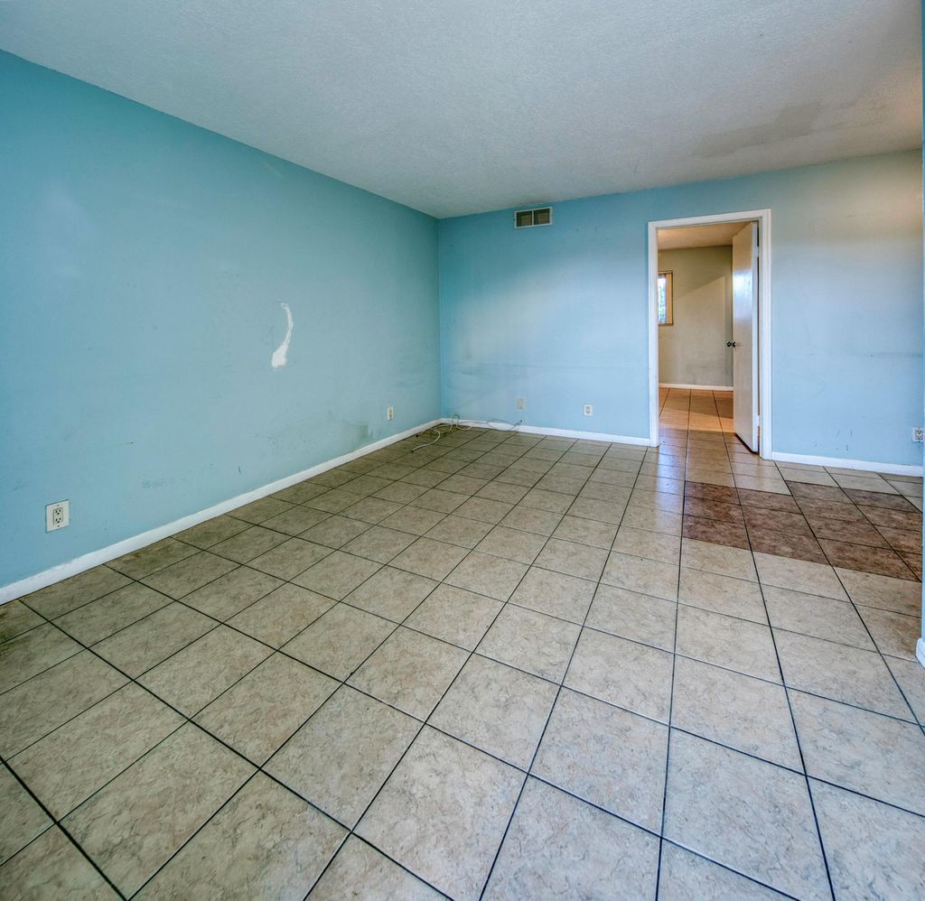 Photo of 111 N L Street #8, Lake Worth Beach, FL 33460 (MLS # B26035054)