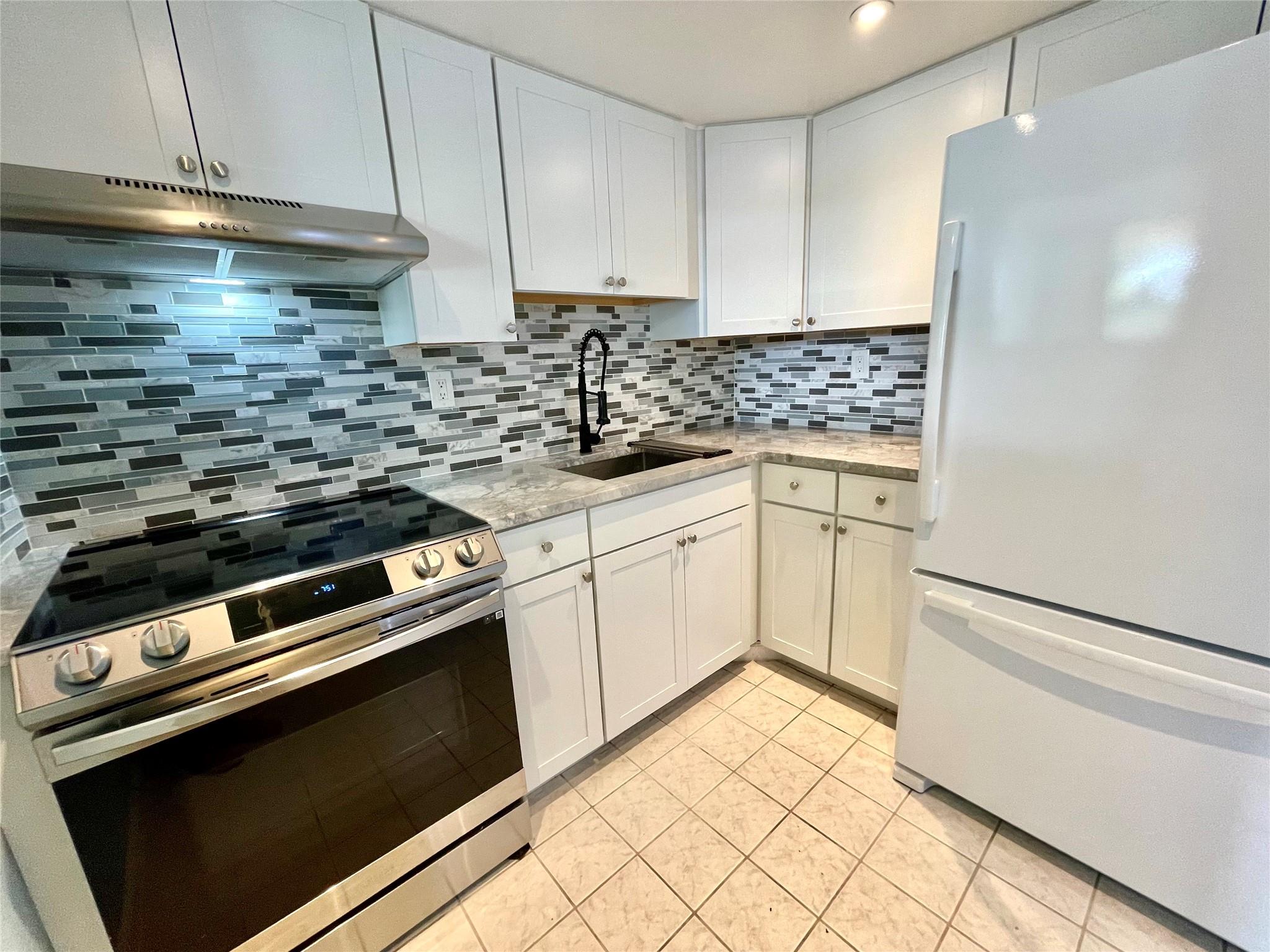 Sunrise Lakes BLDG 112 - Residential