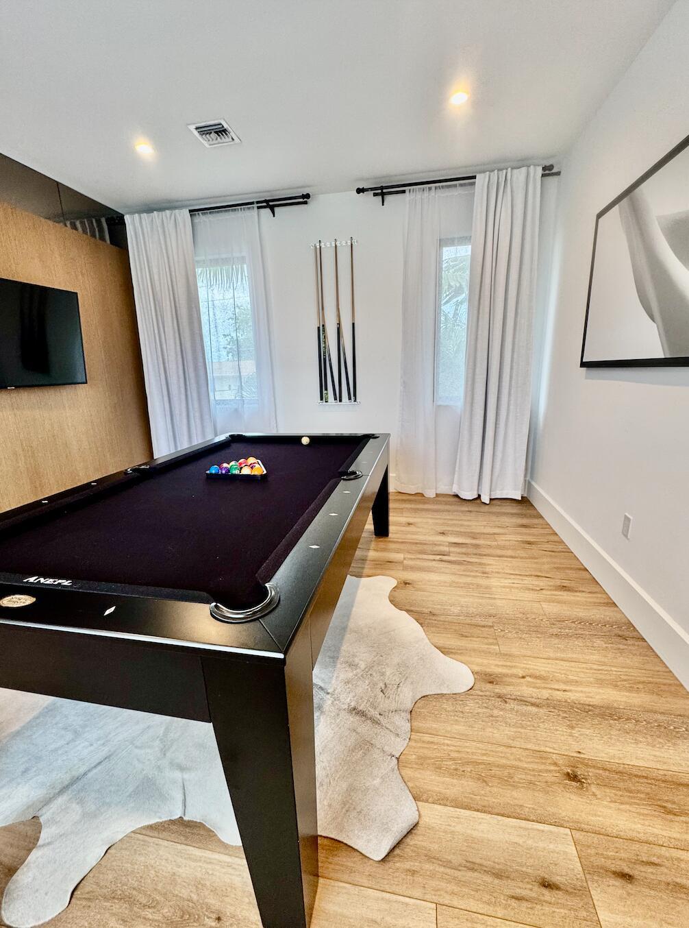 HOLMBERG & MC KEES - Residential Lease