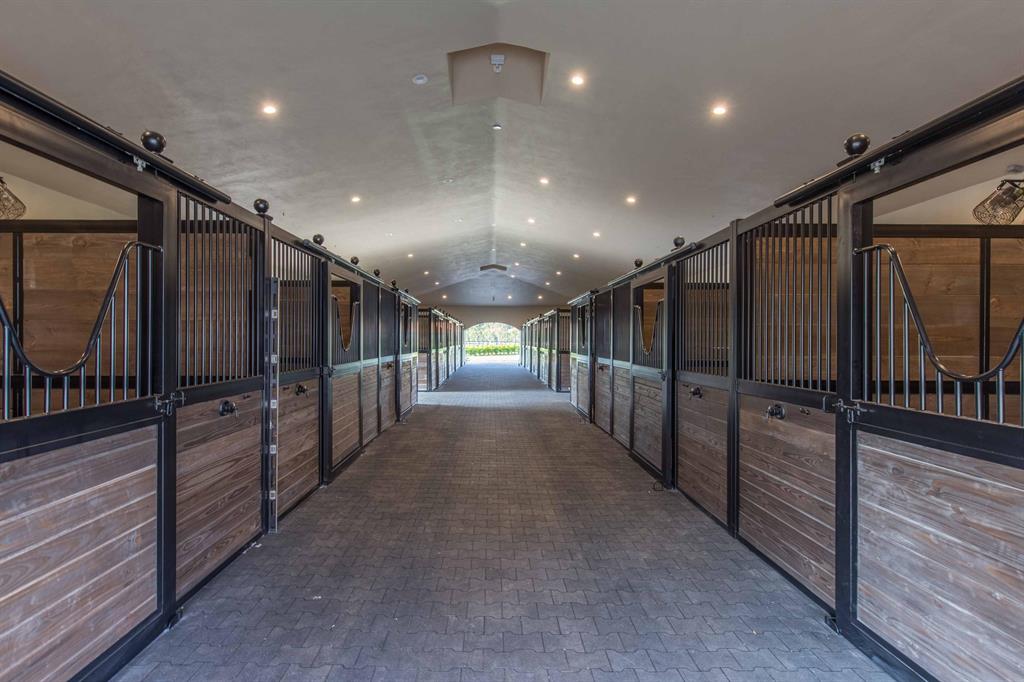 SADDLE TRAIL PARK OF WELL - Residential