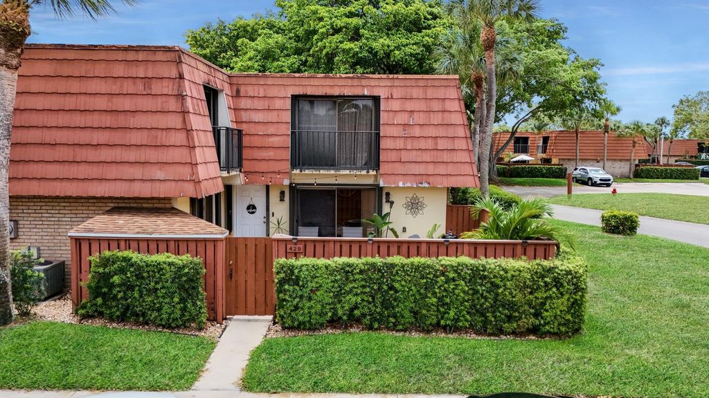 Photo of 429 Live Oak Lane #210a, Boynton Beach, FL 33436 (MLS # R10993876)