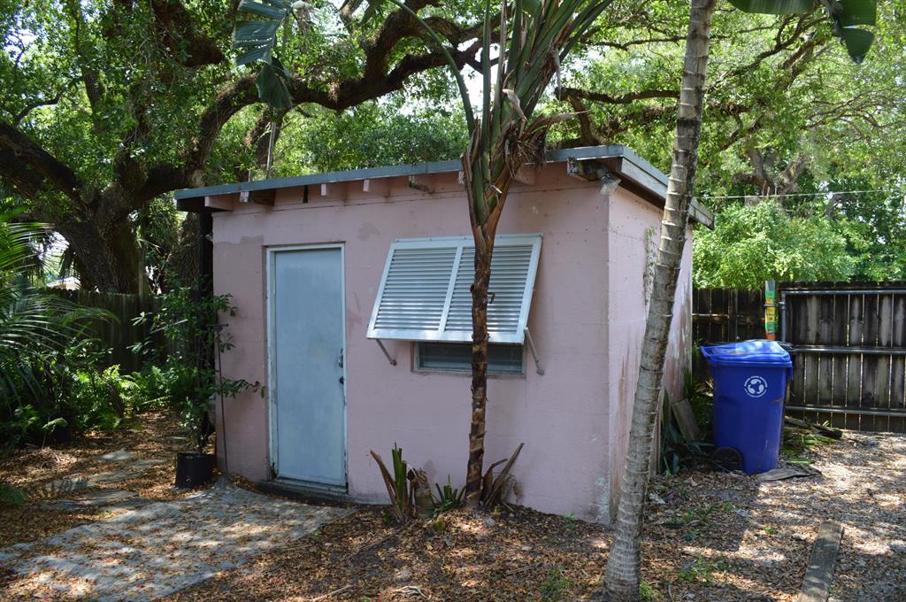 RIVERSIDE NO 3 - Residential