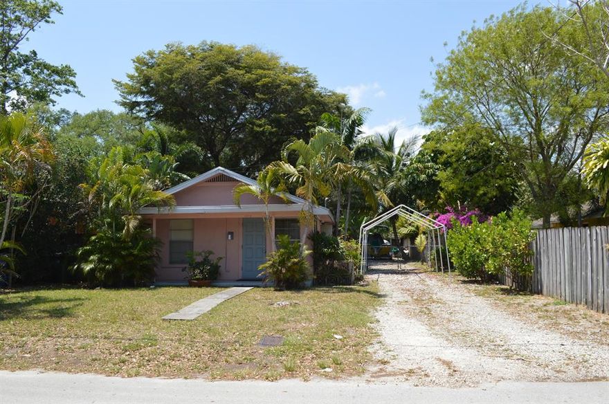 2 BEDROOM 1 BATH IN CONVENIENT LOCATION! BACK YARD WILL BE YOUR  PRIVATE OASIS HUGE BEAUTIFUL TREES AND PLANTS. THE PROPERTY CONNECTS  TO BOTH SW 15TH TERRACE AND SW 16 AVE WITH GATES ON BOTH SIDES, DRIVE YOU BOAT RIGHT THRU! LAUNDRY ROOM /SHED IN REAR YARD. MAKE AN OFFER!
MEASUREMENTS ESTIMATED CONFIRM ROOM SIZES.