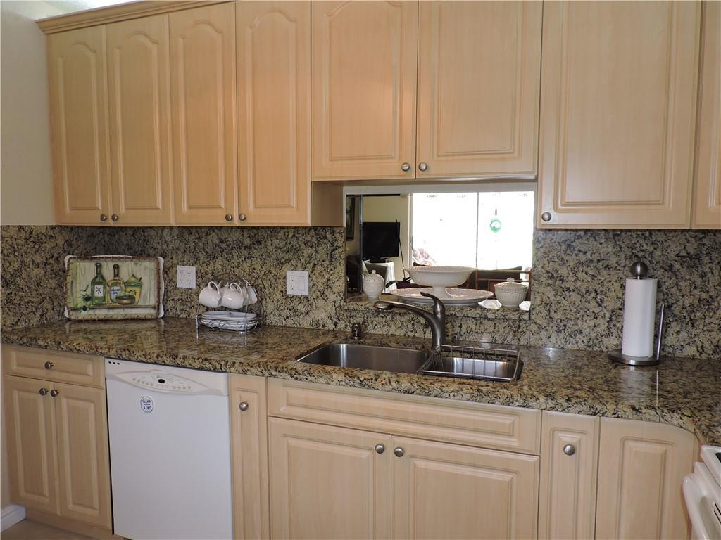 MEADOWBROOK LAKES - Residential