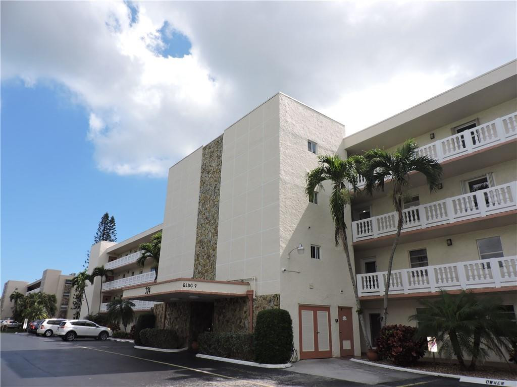 MEADOWBROOK LAKES - Residential