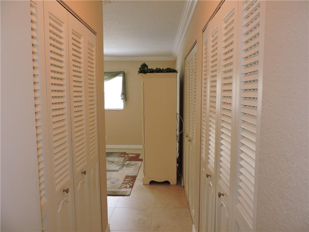 MEADOWBROOK LAKES - Residential
