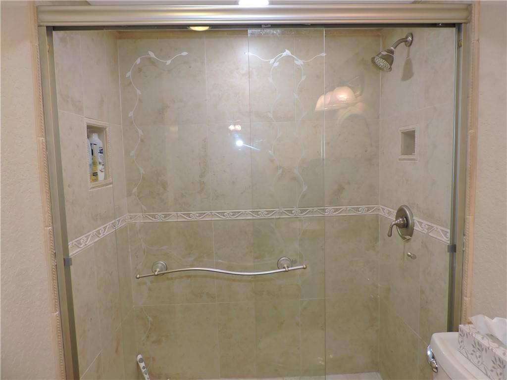 MEADOWBROOK LAKES - Residential