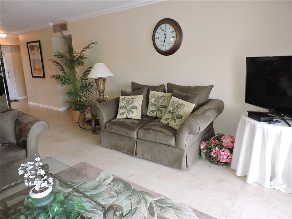 MEADOWBROOK LAKES - Residential