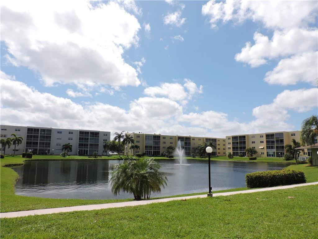 MEADOWBROOK LAKES - Residential