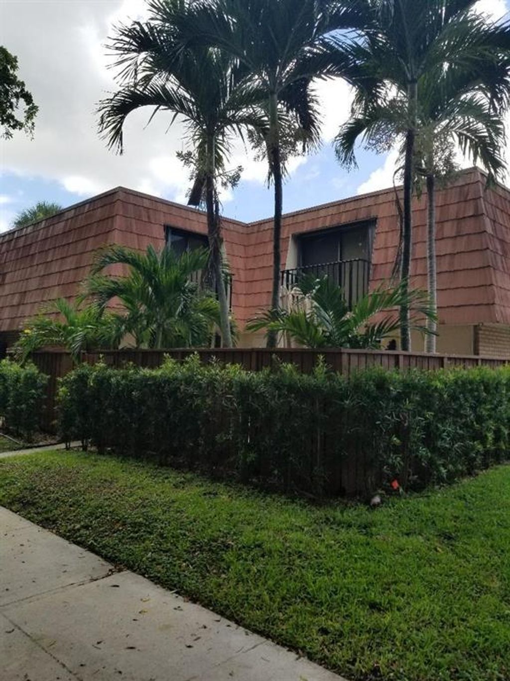 Photo of 103 Buttonwood Lane, Boynton Beach, FL 33436 (MLS # R10734714)