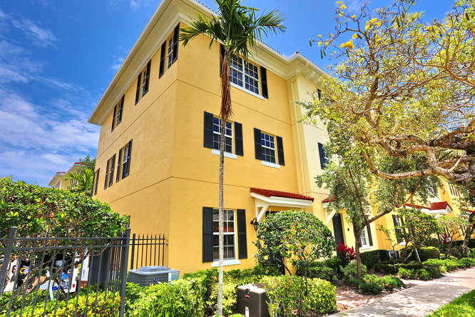 COURTYARDS OF LAKE WORTH - Residential