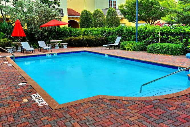 COURTYARDS OF LAKE WORTH - Residential