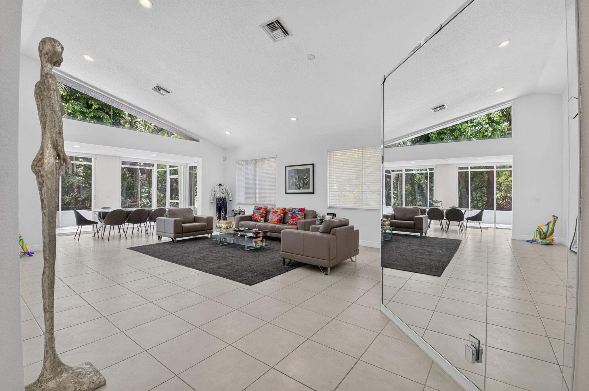 5207 BROOKVIEW Drive