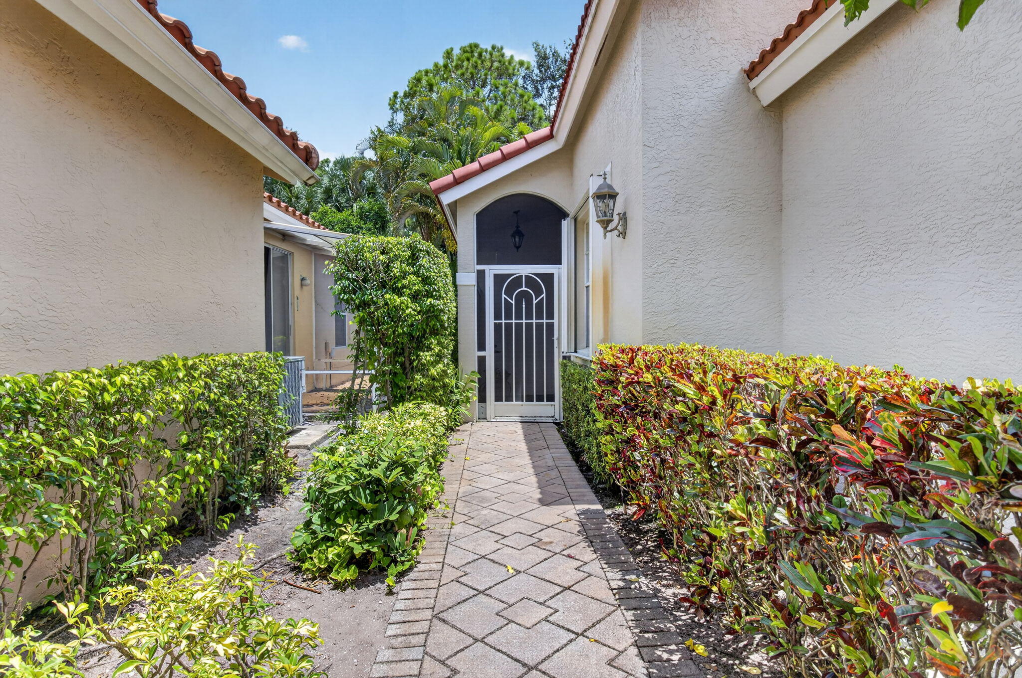 5207 BROOKVIEW Drive