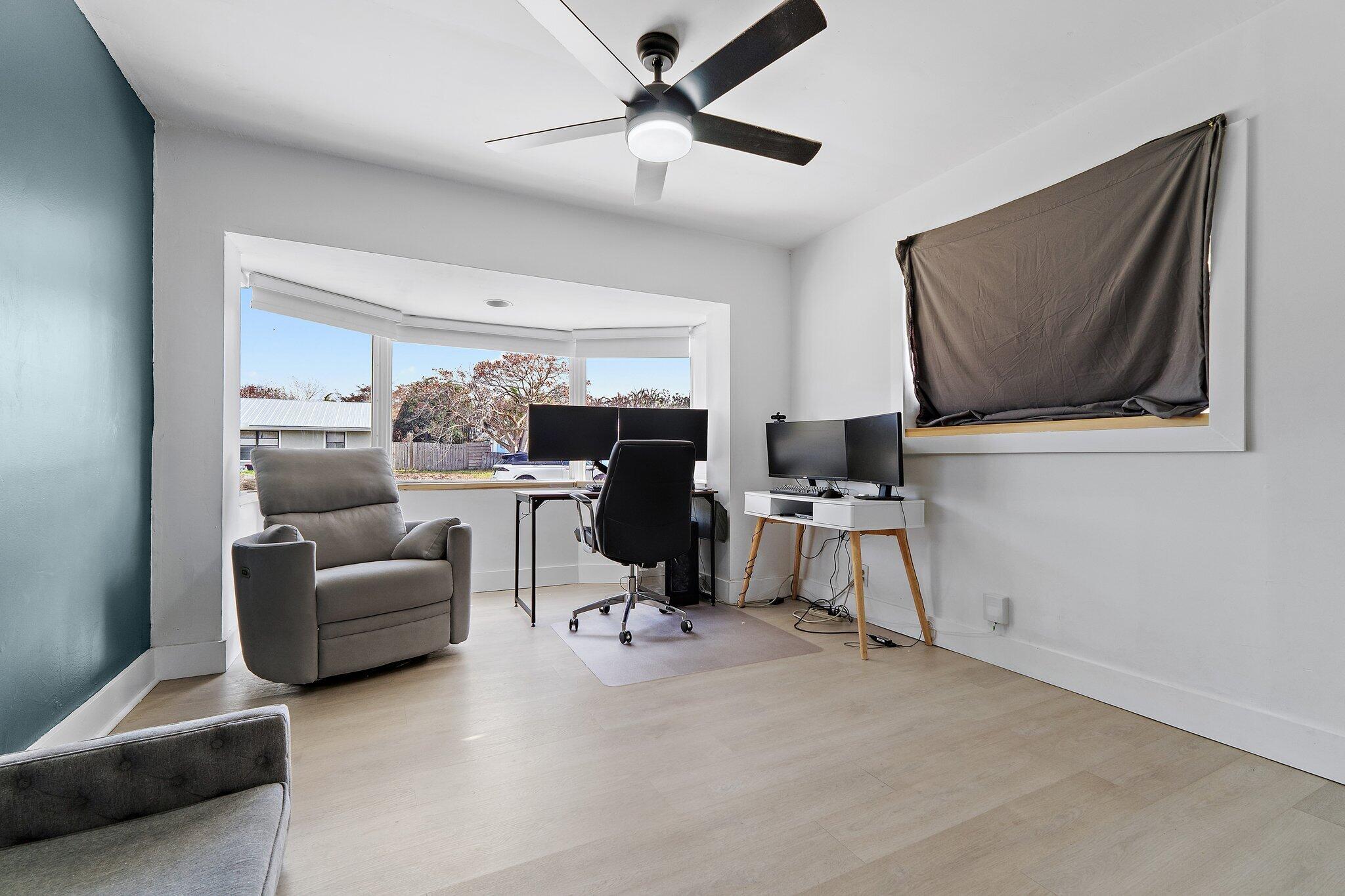 CORAL GARDENS - Residential