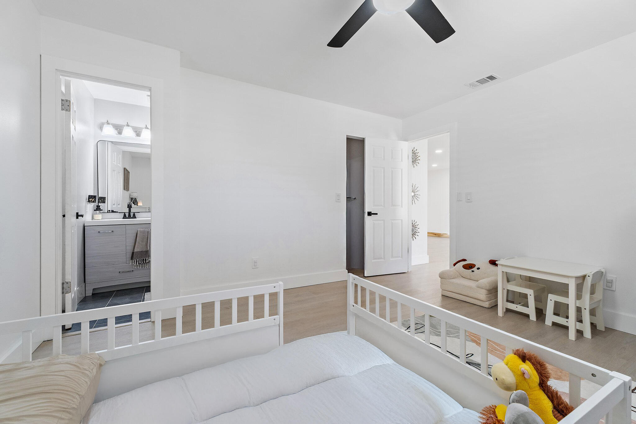 CORAL GARDENS - Residential