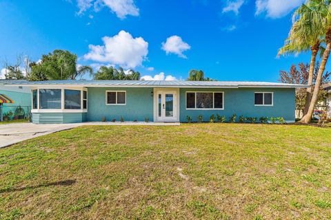 1851 SE Jackson Street Stuart FL 34997
