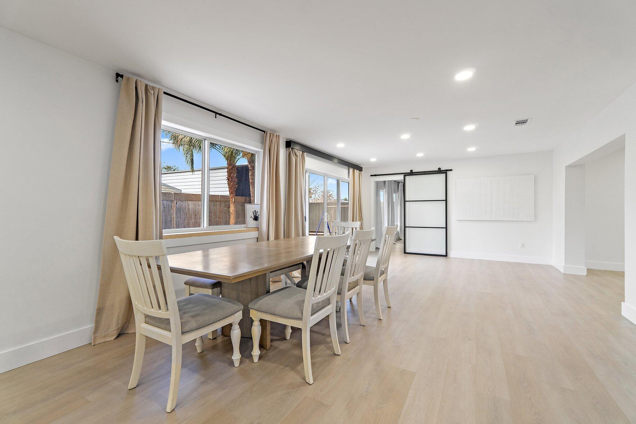 CORAL GARDENS - Residential