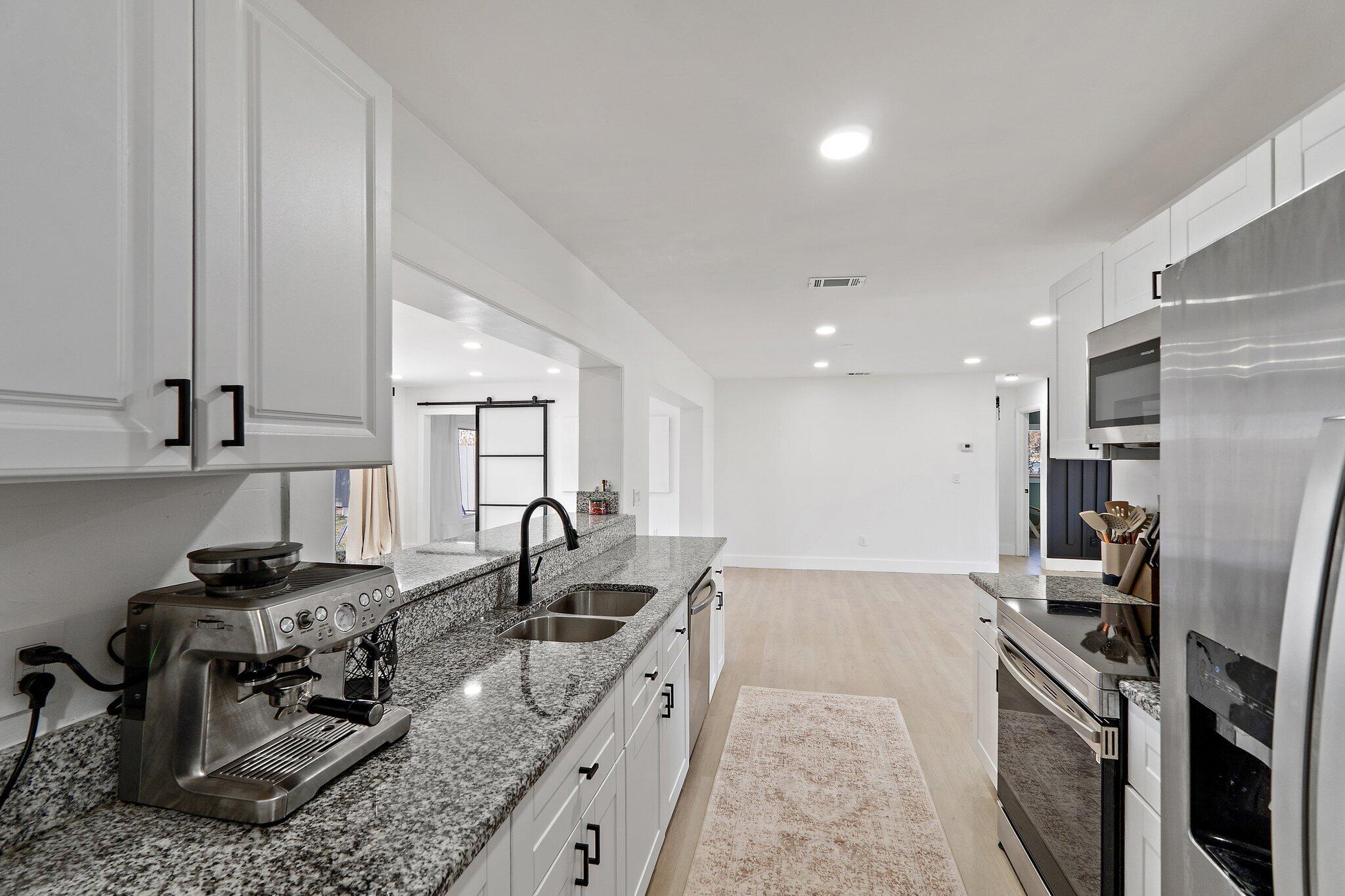 CORAL GARDENS - Residential