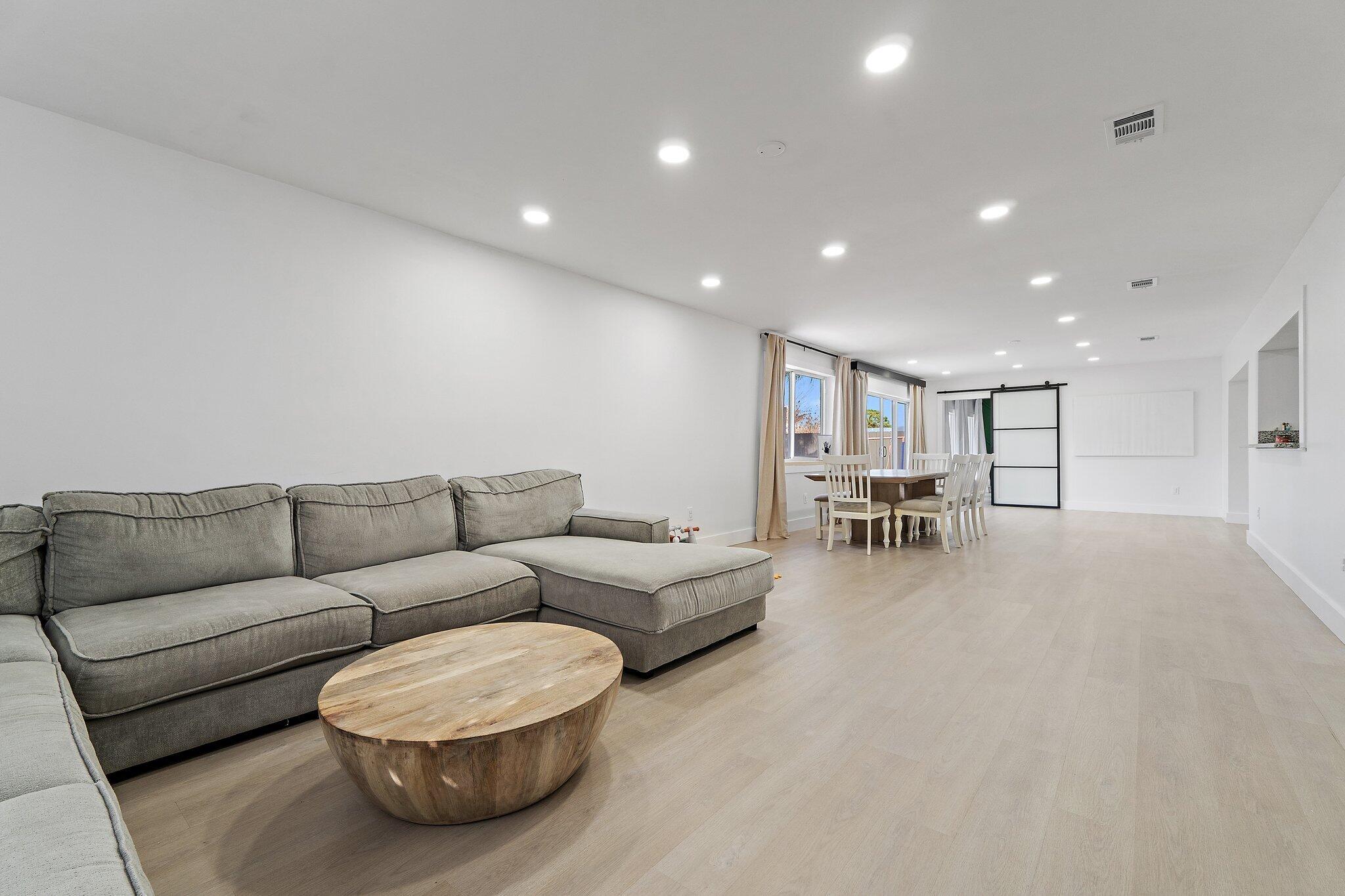 CORAL GARDENS - Residential