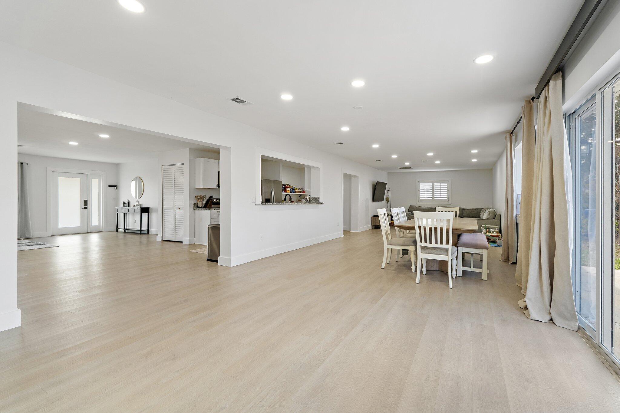 CORAL GARDENS - Residential