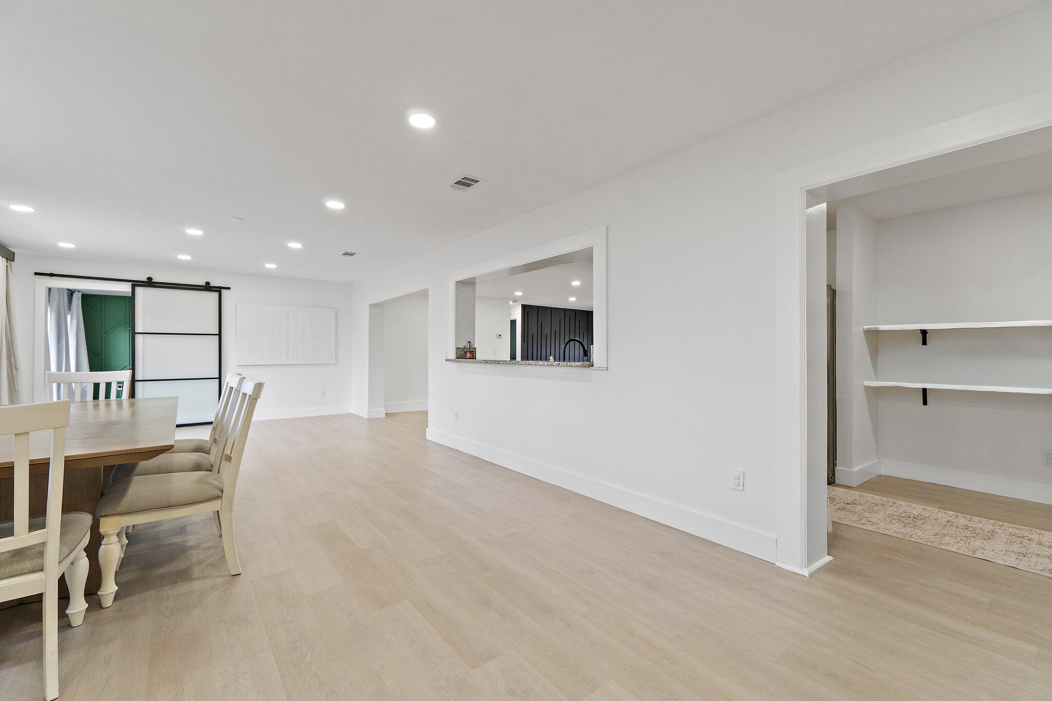 CORAL GARDENS - Residential