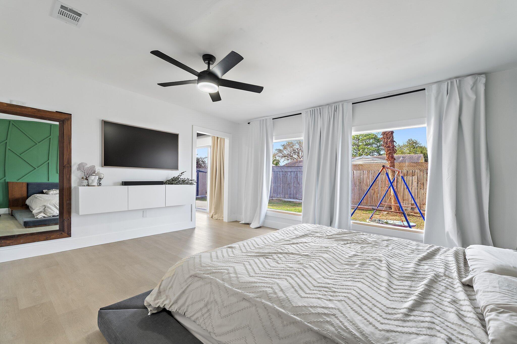 CORAL GARDENS - Residential