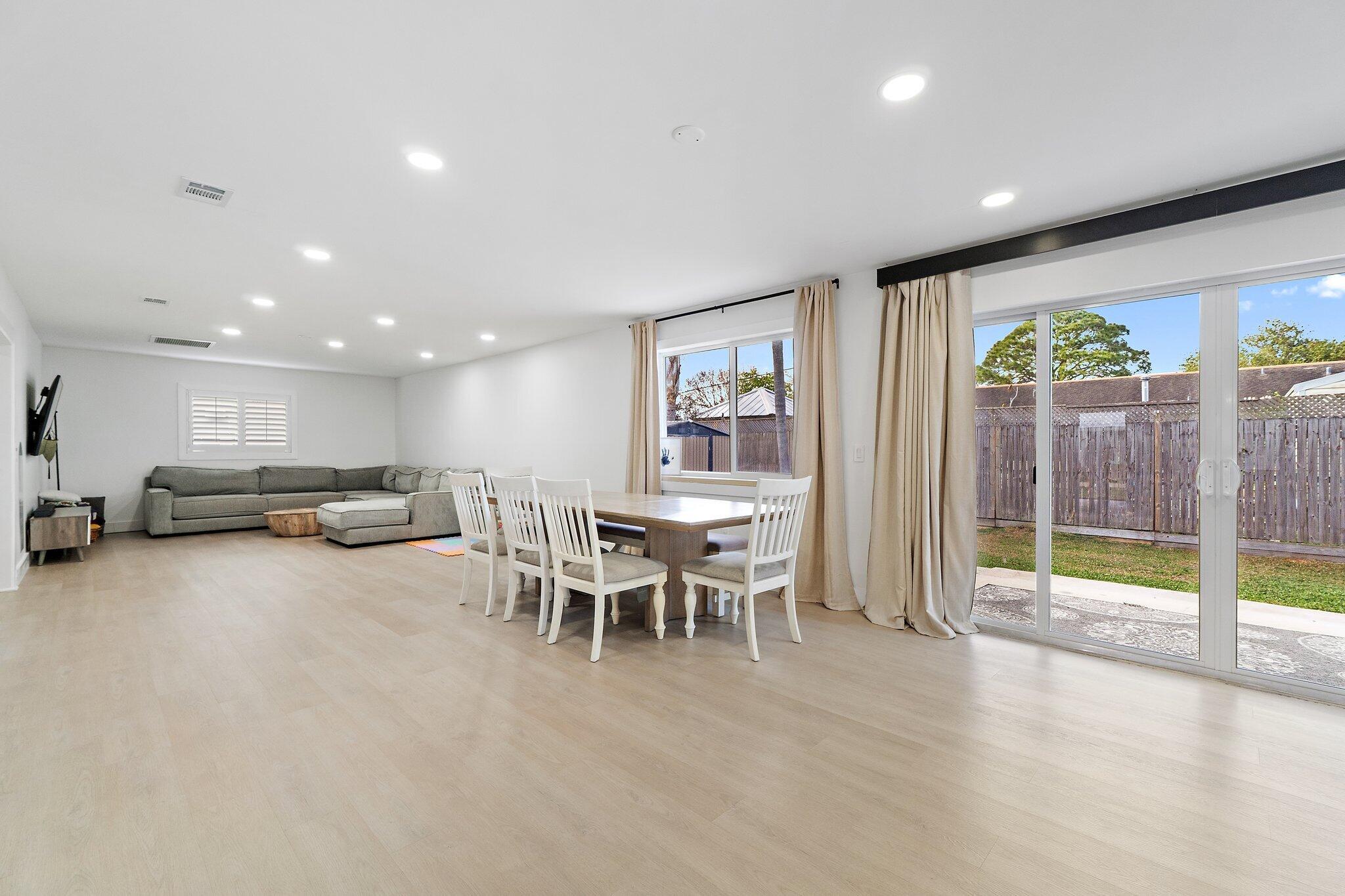 CORAL GARDENS - Residential