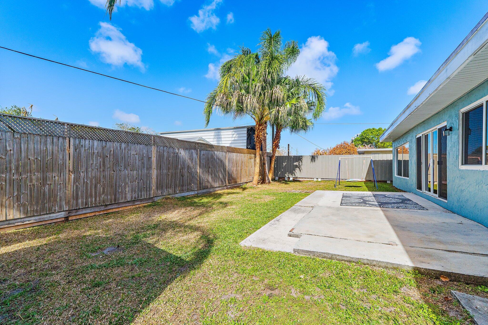 CORAL GARDENS - Residential