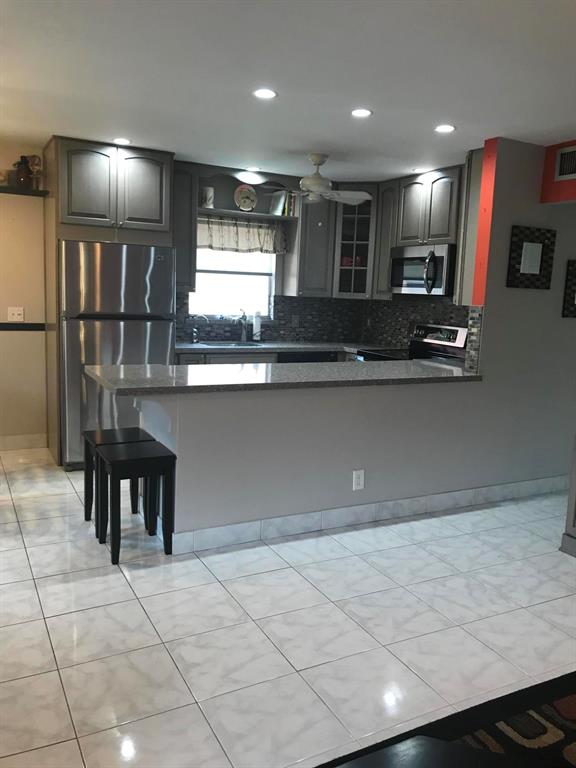 KINGS POINT TUSCANY CONDOS - Residential