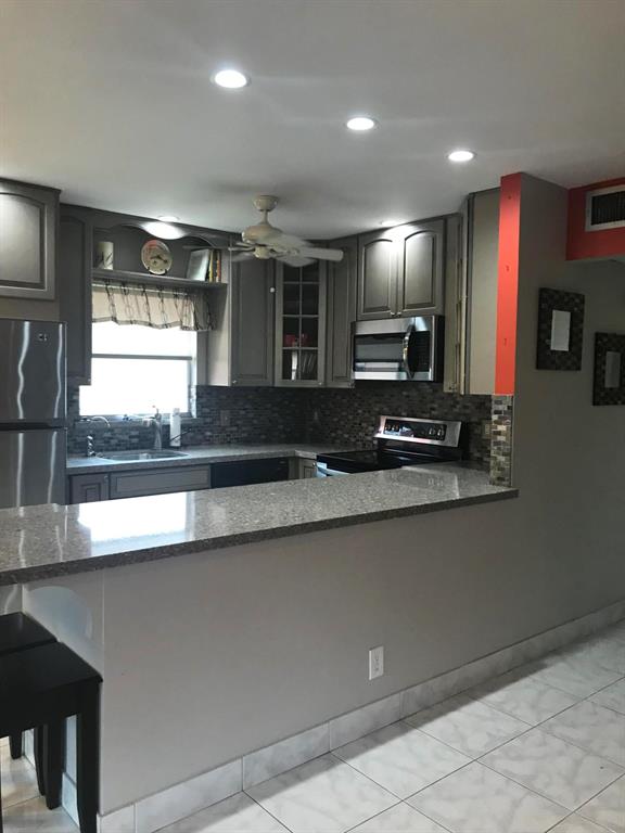 KINGS POINT TUSCANY CONDOS - Residential