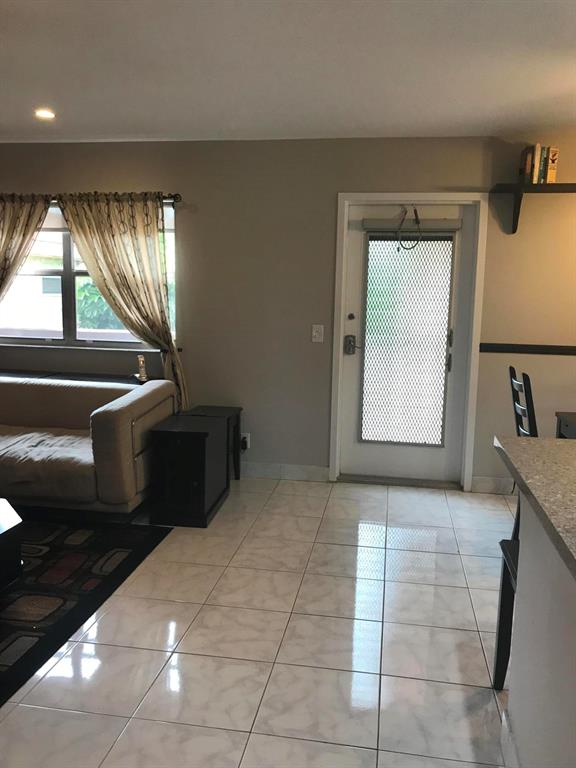 KINGS POINT TUSCANY CONDOS - Residential