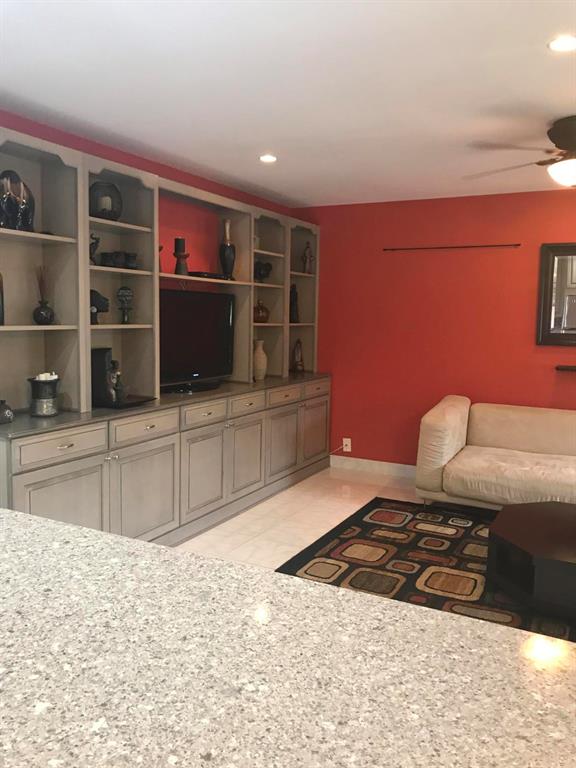 KINGS POINT TUSCANY CONDOS - Residential