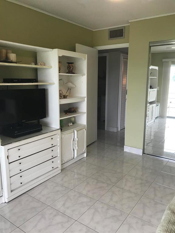 KINGS POINT TUSCANY CONDOS - Residential