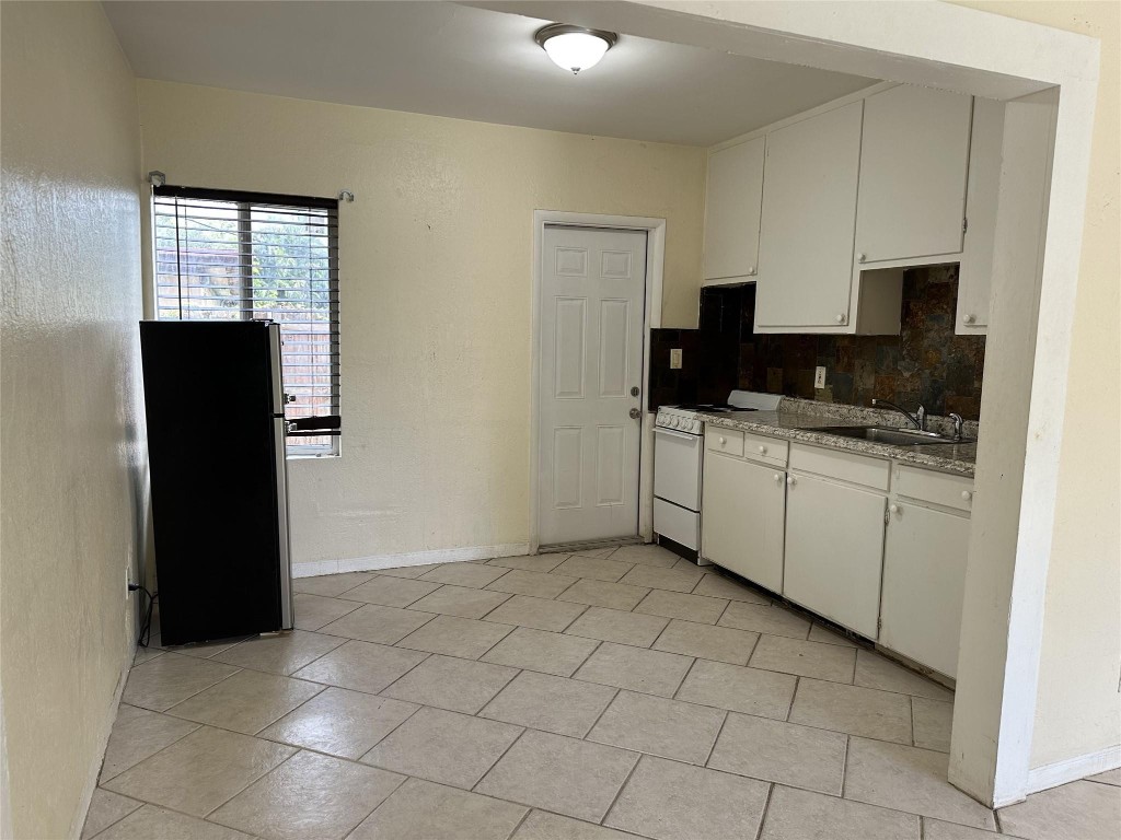 North Hollywood 4-1 B - Residential Lease