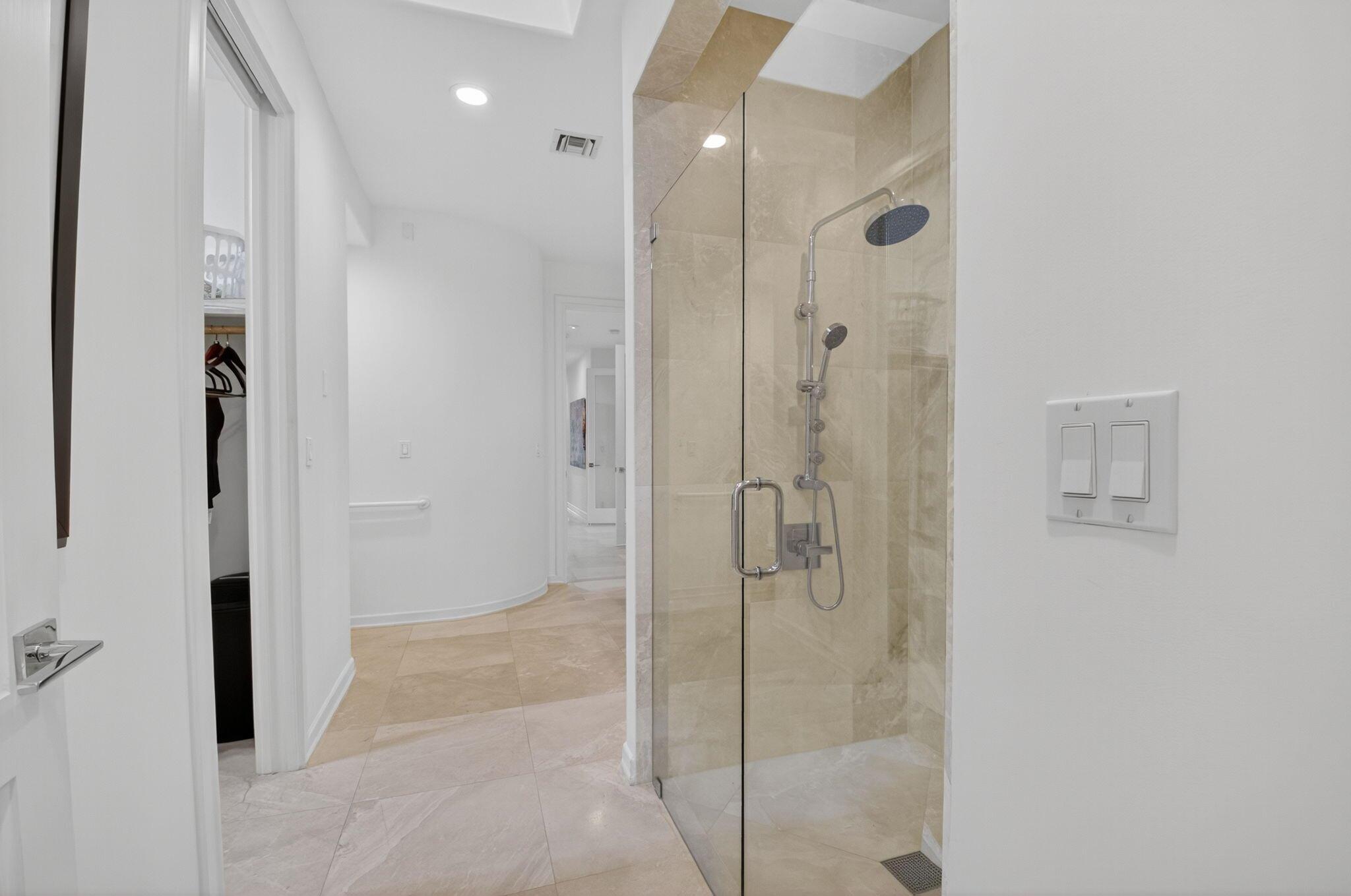 ROYAL PALM COVE/POLO CLUB - Residential